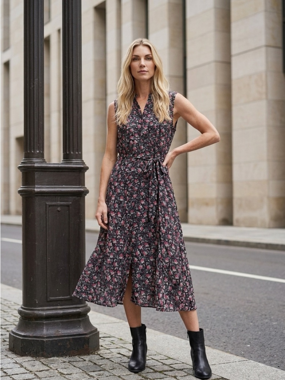 🌸 Elegant Sleeveless Floral Midi Dress in Black and Pink